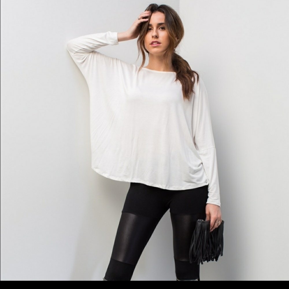 ♥️New boutique lace open back dolman top - Picture 3 of 10